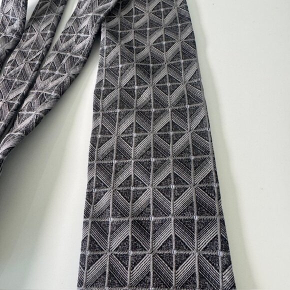 Wilke Rodriguez 100% Silk Classic Pointed Neck Tie Grey Geometric 59" Length - Picture 2 of 5